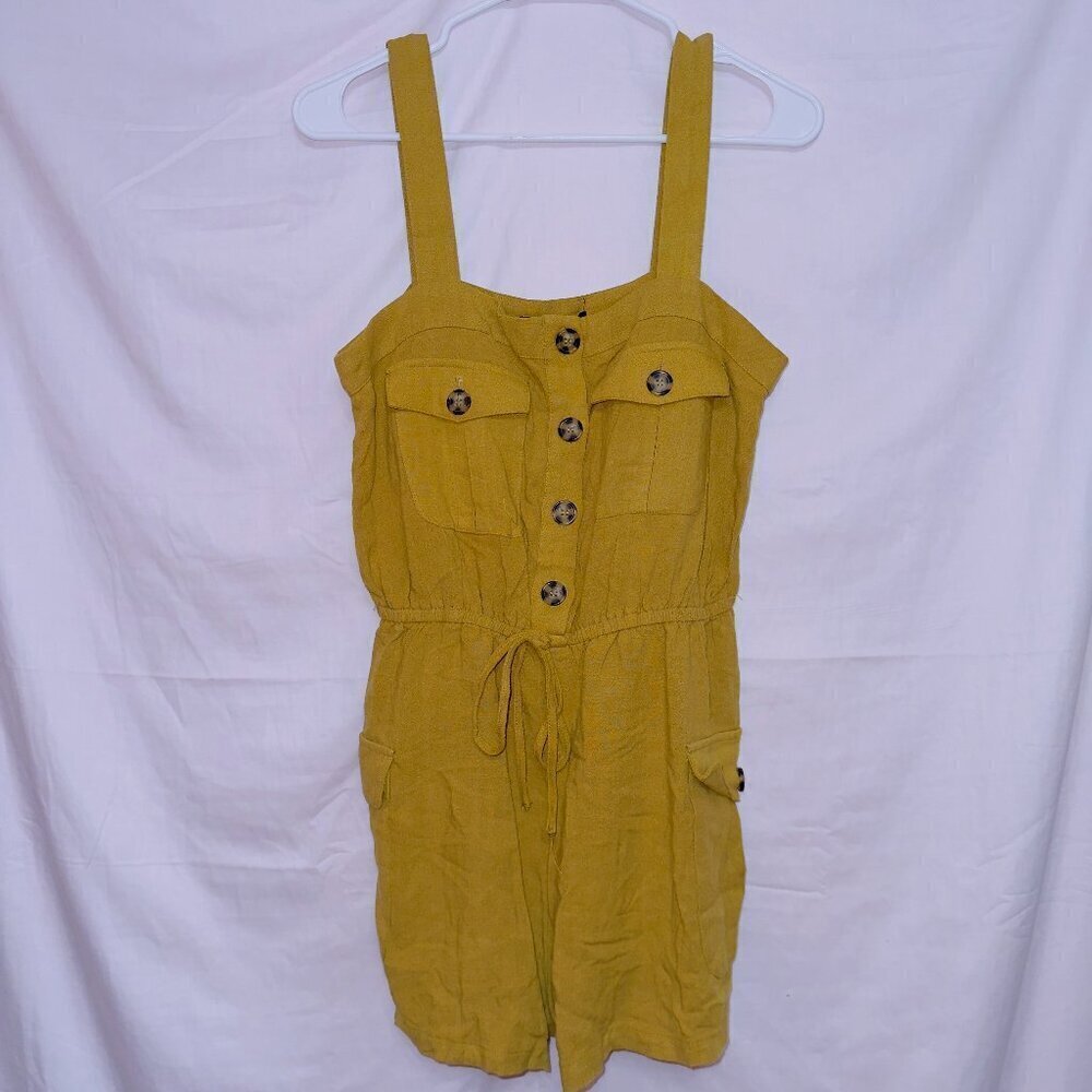 Forever 21 NWT Sleeveless Button Up Cinched Waist Romper size medium